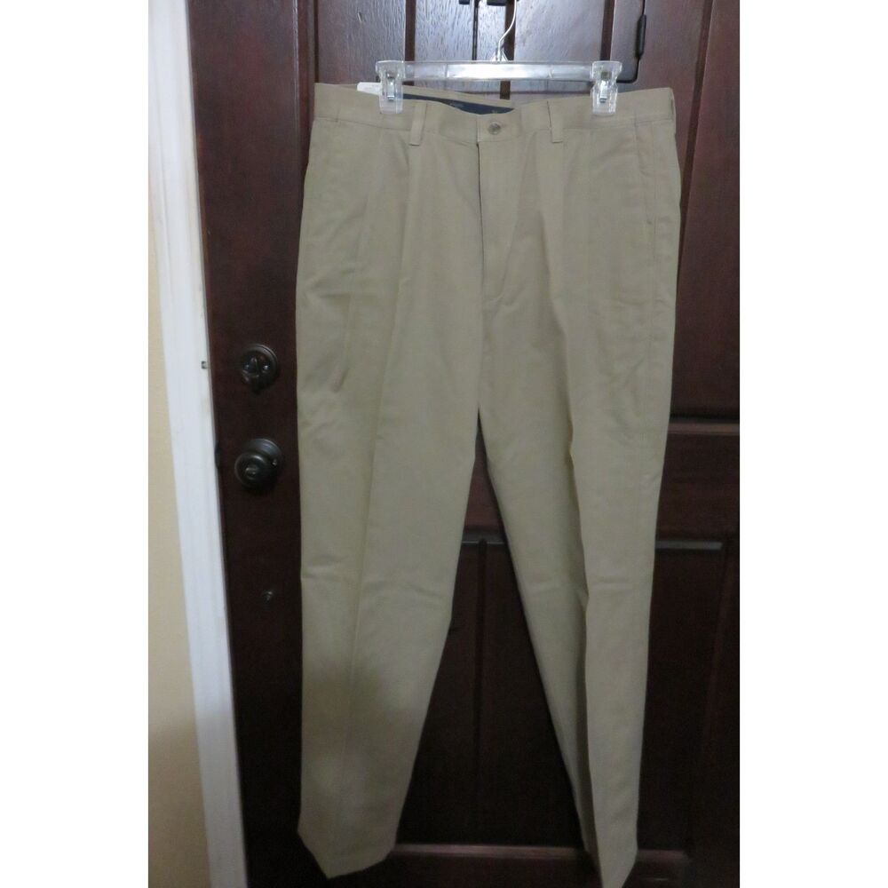 DOCKERS PLEATED FRONT KHAKIS SIZE 38 X 32